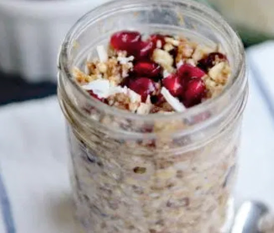 Pomegranate and coconut overnight oats | Shulman Weightloss