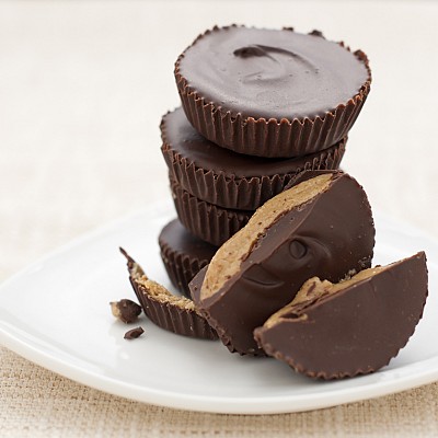 DARK CHOCOLATE PEANUT BUTTER CUPS