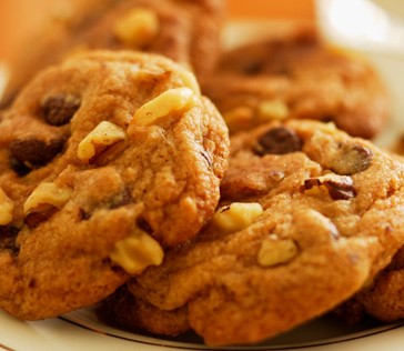 Walnut and chocolate chip mini cookies